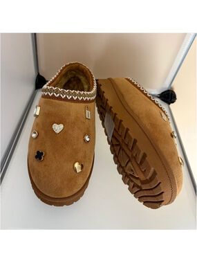 Women's Studded Charm Platform Mule Slippers Tan Size 6 New